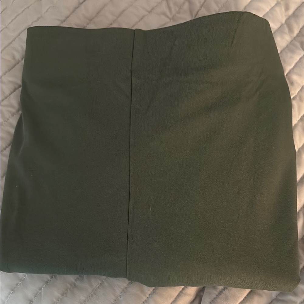 Denim & Company Elegant Green Women's Slacks.  
Size 2 X Tall